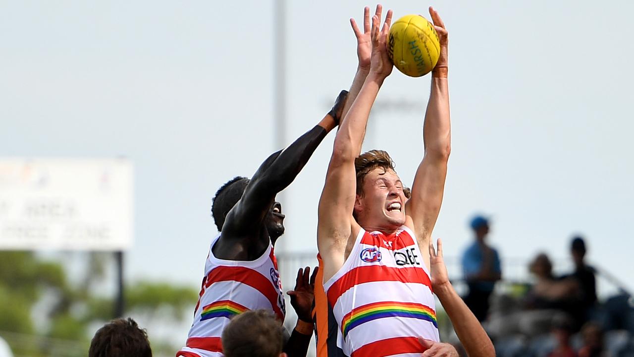 Jordan Dawson of the Swans contests for the ball during the AFL Marsh Community Series pre-season match between the GWS Giants and the Sydney Swans at Blacktown International Sportspark in Sydney, Saturday, February 29, 2020. (AAP Image/Dan Himbrechts) NO ARCHIVING, EDITORIAL USE ONLY