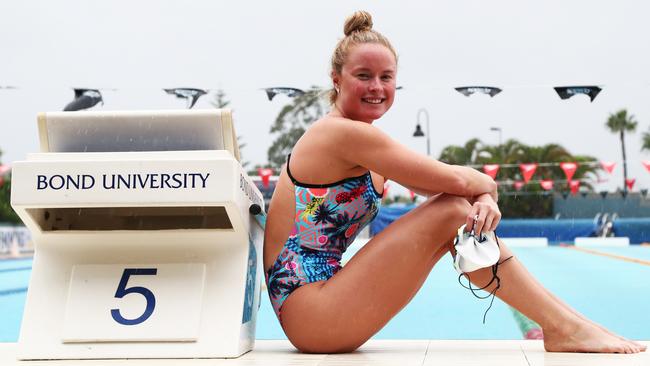 Swimmer Laura Taylor wakes up before dawn to get training. Photograph: Jason O'Brien