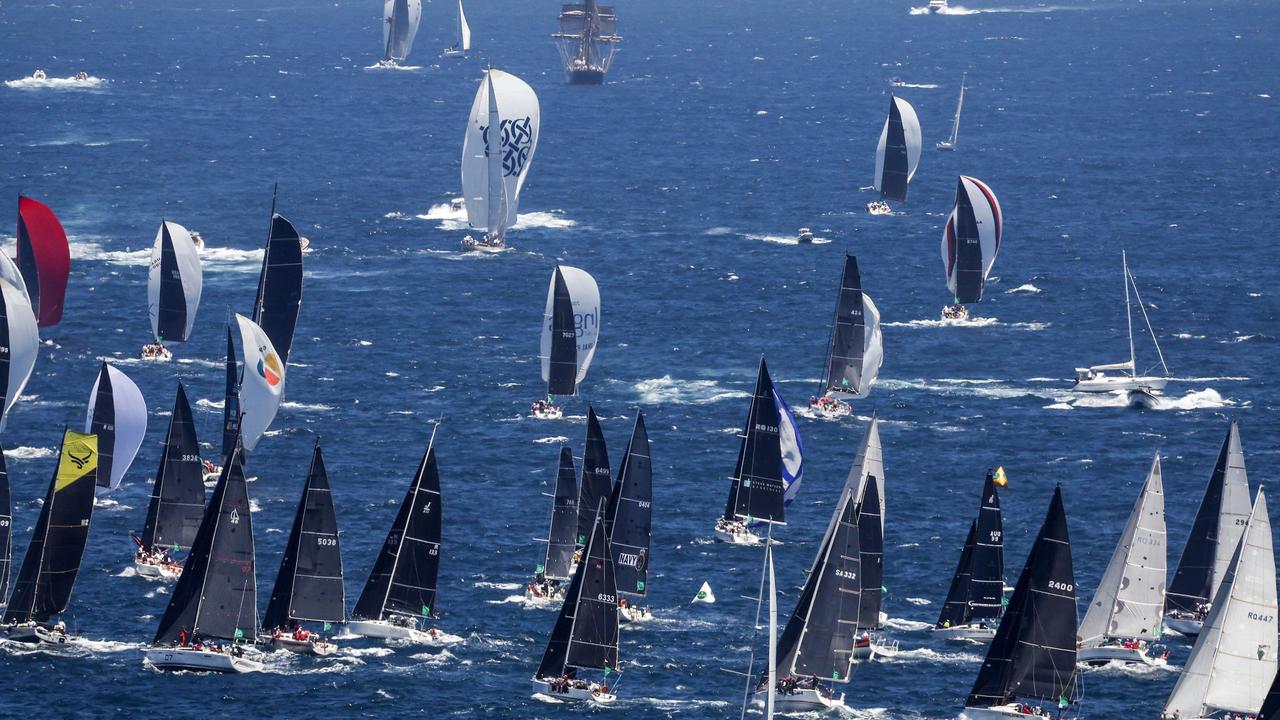 Supermaxi duo steal show in drama packed Sydney to Hobart