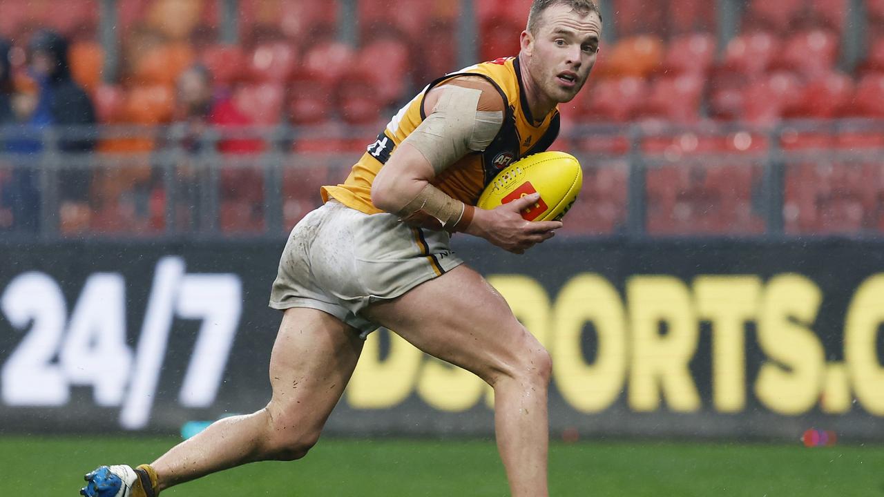 SYDNEY, AUSTRALIA - JULY 03: Tom Mitchell of the Hawks runs with the ball during the round 16 AFL match between the Greater Western Sydney Giants and the Hawthorn Hawks at GIANTS Stadium on July 03, 2022 in Sydney, Australia. (Photo by Mark Evans/Getty Images)