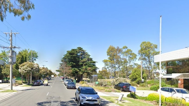 A man has been found dead on a footpath on Stamford Rd in Oakleigh. Picture: GoogleMaps