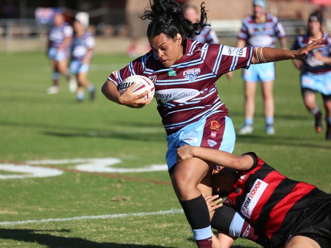 Mikayla Roe on a barnstorming run for the CQ Capras in their win over the West Brisbane Panthers on Saturday. Photo: Colleen Edwards/QRL