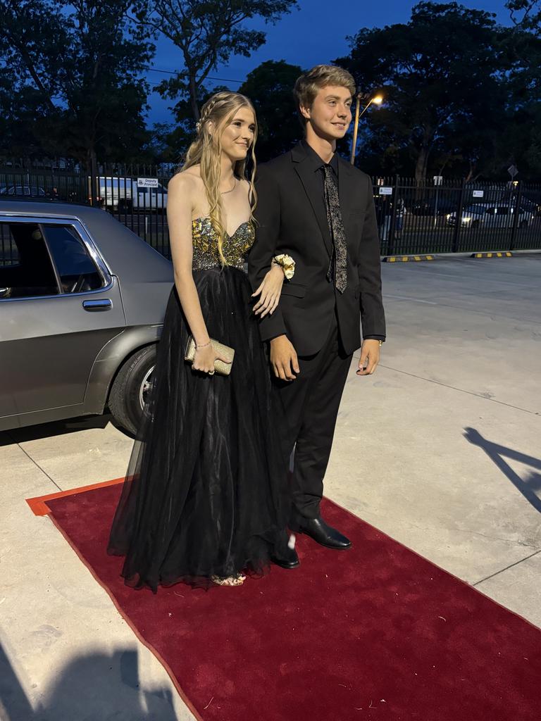 Maryborough State High School students arriving at their formal.