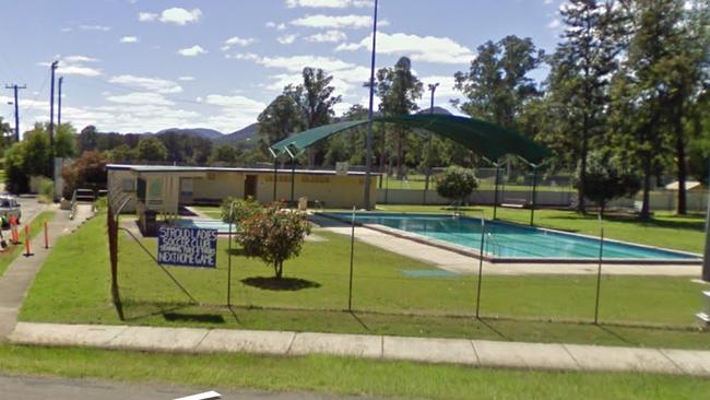 Stroud swimming pool where police were told an unknown man approached four young girls. Google street view