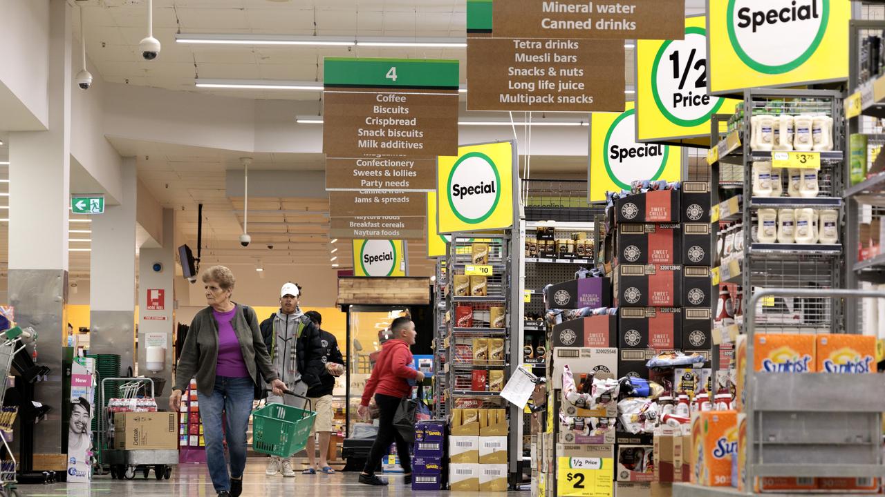 Woolworths supermarket failed to make the top 10 list in the latest KPMG Customer Experience Excellence Report. Photo: NCA NewsWire / David Geraghty.