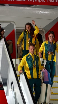 Aussie Olympians arrive home to hero's welcome