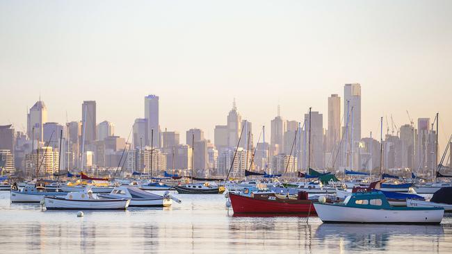 Melbourne weather forecast: Clouds hang over city before a scorcher ...