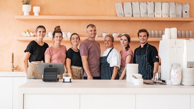 Frankie's team members, Courteney McMillan, Shanlee Carter, Jennifer Brown, Trent Davis (owner), Melissa Creighton (chef), Lily Peacock and Charles Kohlen. Picture: supplied