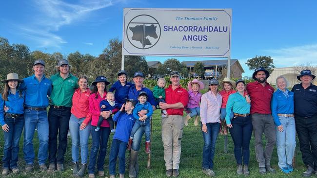 Thomsons Angus team (formerly Shacorrahdalu Angus). Caitlin, Damien, Lucas, Lauren, Caity, Maverick, Cooper, Bradley, Shane, Darcy, Logan, Corey, Amelia, Emma, Issabelle, Rachel, Luke, Liz and Peter Thomson.