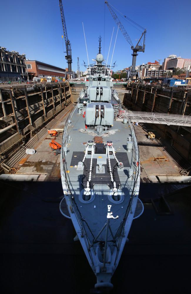 HMAS Vampire makeover sucks up ocean of paint as ship gets ready for ...