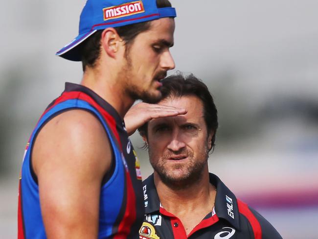 Luke Beveridge and Tom Boyd at Bulldogs training.