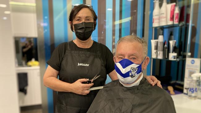 Dubbo hairdresser Debbie Dennis gave Kevin Kilgour a much needed cut on Freedom Day. Picture: Ryan Young