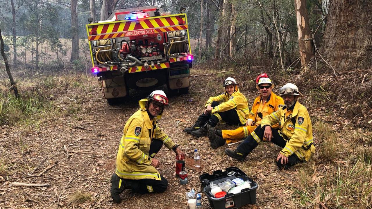 Northern Beaches: RFS Volunteers Preparing To Fight Fires | Daily Telegraph