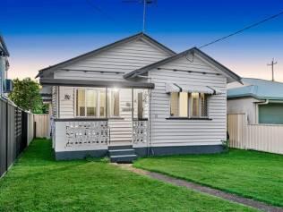 Auction blog: Home sells for seven times what owner paid