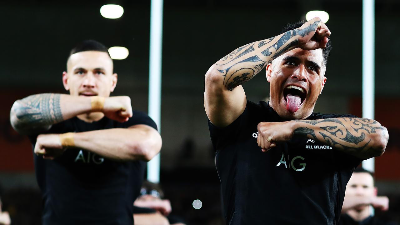 All Blacks coach Steve Hansen has defended the prestige of the haka after former New Zealand greats said it was overused.