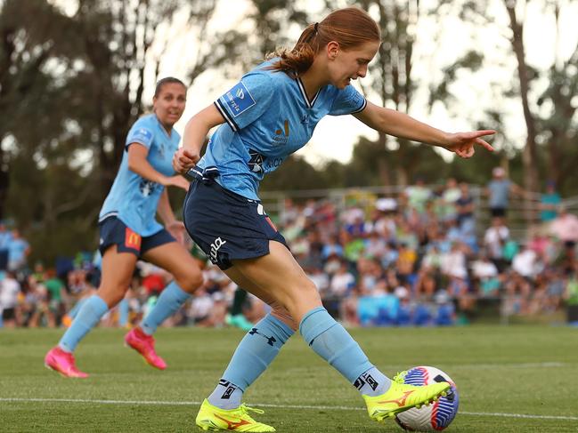 Madeleine Caspers joins Bulls FC Academy from Sydney FC. (Photo by Mark Nolan/Getty Images)