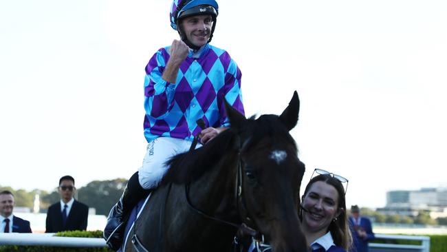 Declan Bates and Pride of Jenni after the race.