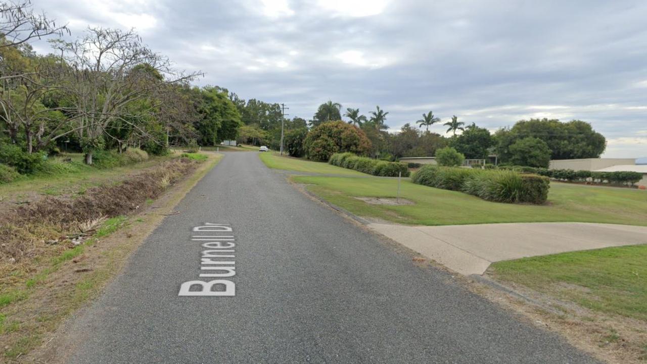 Police, firefighters rush to shed fire in rural suburb