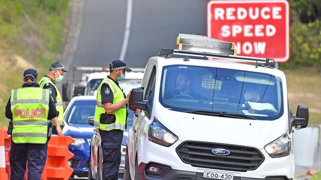 AUGUST 19, 2021: Police and emergency services check cars and people crossing the Queensland/NSW border during the harsh border closure due to the Covid-19 outbreak. Picture: NCA NewsWire / John Gass