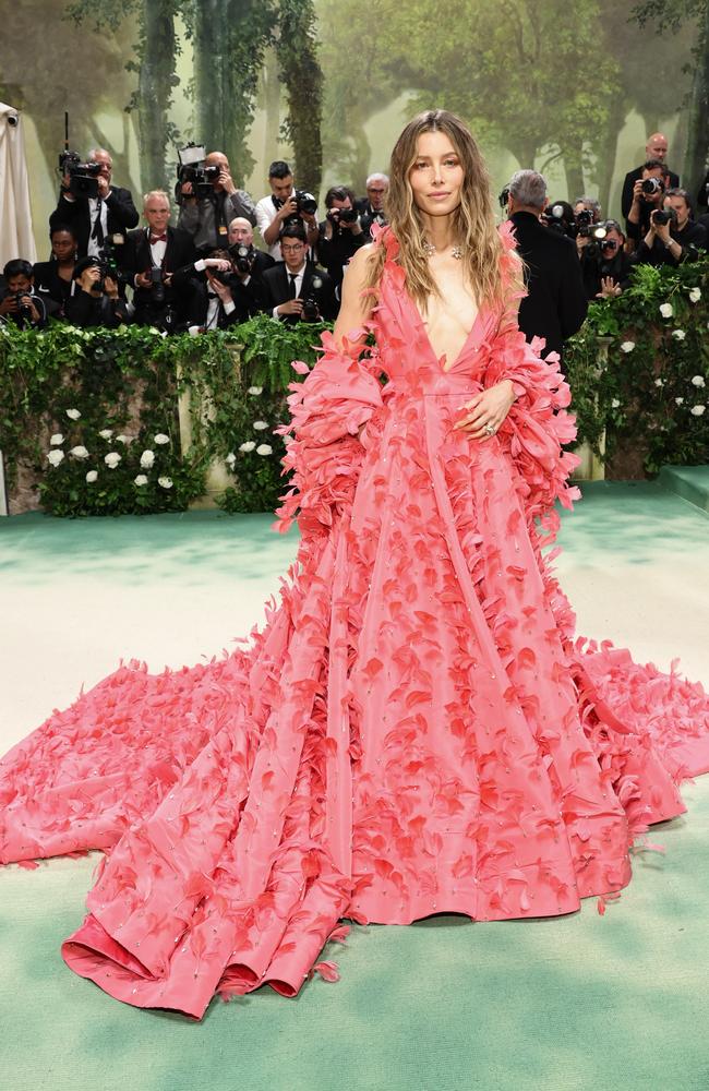 Jessica Biel dressed in pinky florals.