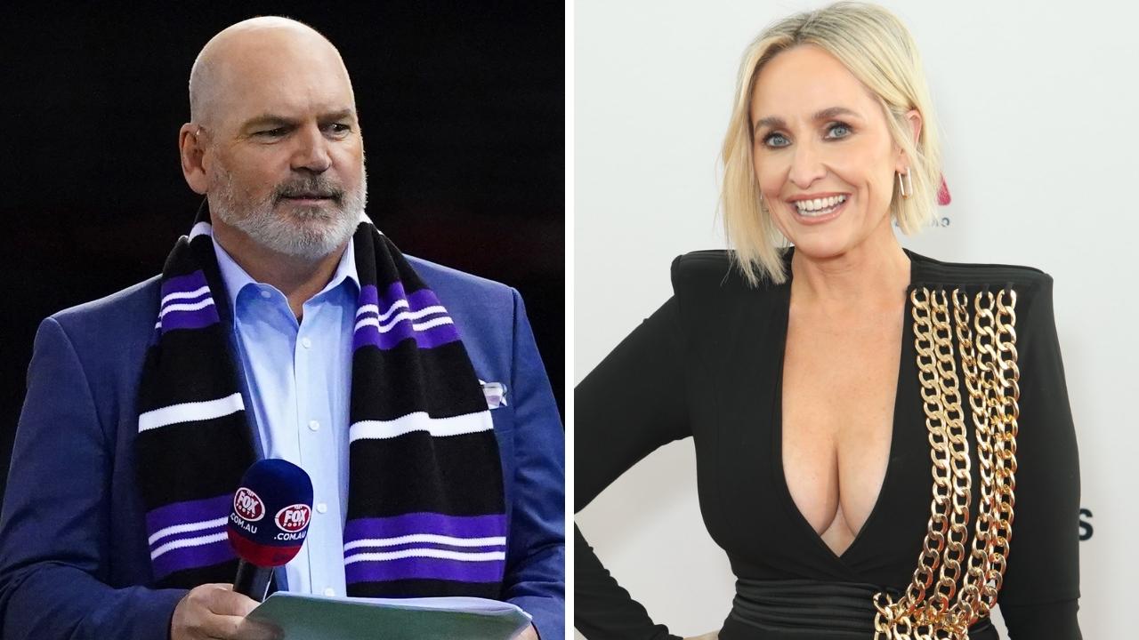 Fifi Box lets it be known she is interested in footy legend Jason Dunstall