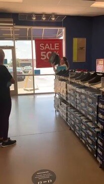 skechers shoe warehouse