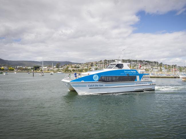 Derwent Ferries. Ferry leaves the eastern shore. Picture: Richard Jupe