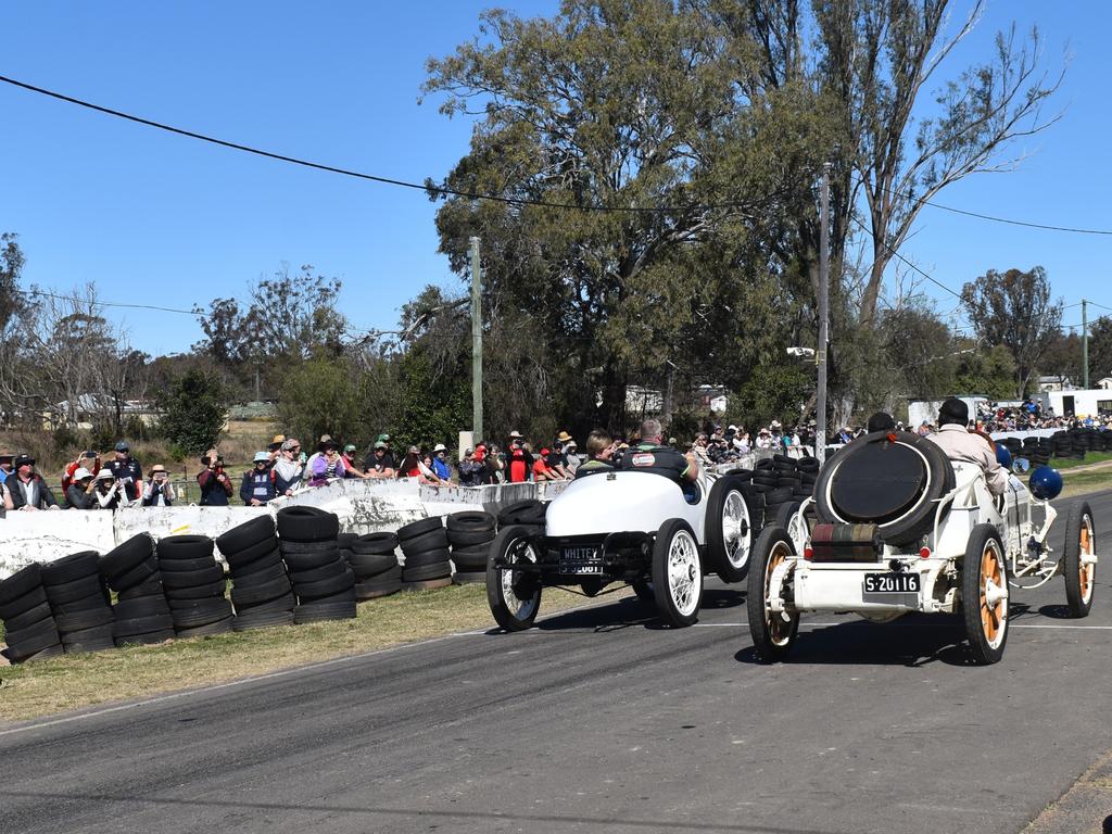 Cars line Warwick Street, Leyburn (Photo: Michael Hudson / Warwick Daily News)