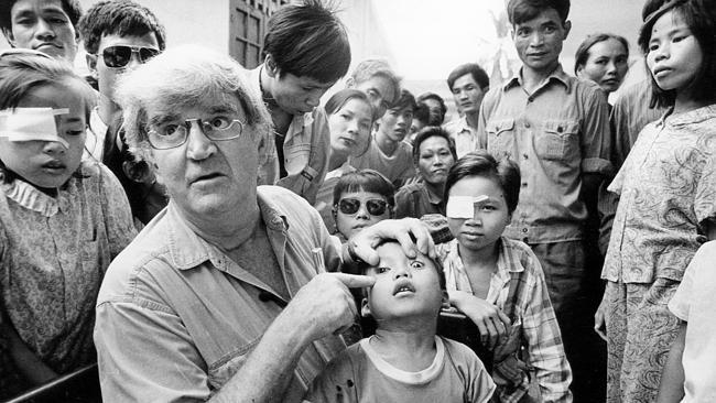 The now famous photo of Fred Hollows in Hanoi in 1992.