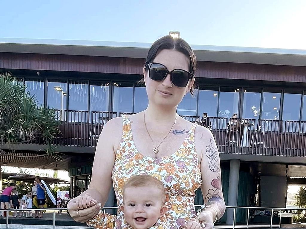 Tahlia Brown with daughter Taidyn 