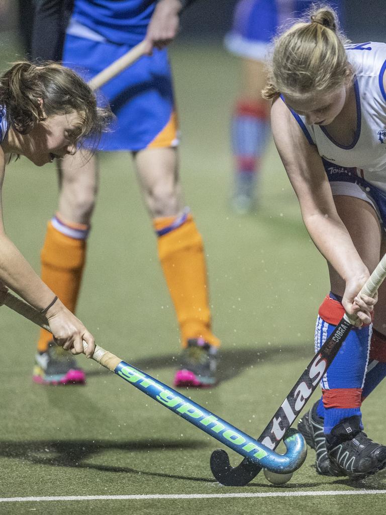 Maggie Pembroke for Newtown and Jessica Kibble for Rangeville. A1 Women , Toowoomba Hockey grand final. Newtown vs Rangeville. Saturday, September 10, 2022. Picture: Nev Madsen.