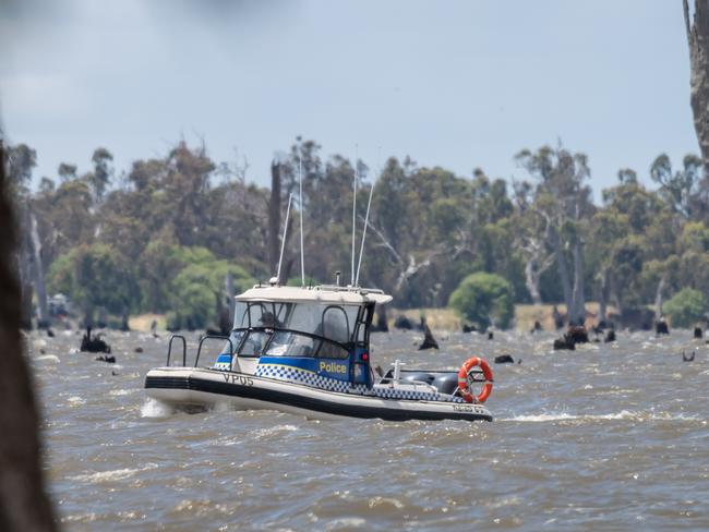 Yarrawonga Victoria, AUSTRALIA - Herald Sun - December 12th, 2020:The search for a 16-year-old boy missing on Lake Mulwala has resumed, as emergency services continue to scour the region.BYLINE -  Simon Dallinger