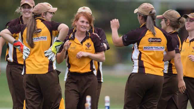 Kensington bowler Katelyn Pope, centre, is not related to Redbacks leg-spin prodigy Lloyd Pope. Katelyn is making her own mark in the women’s competition. <br/>Picture: Supplied