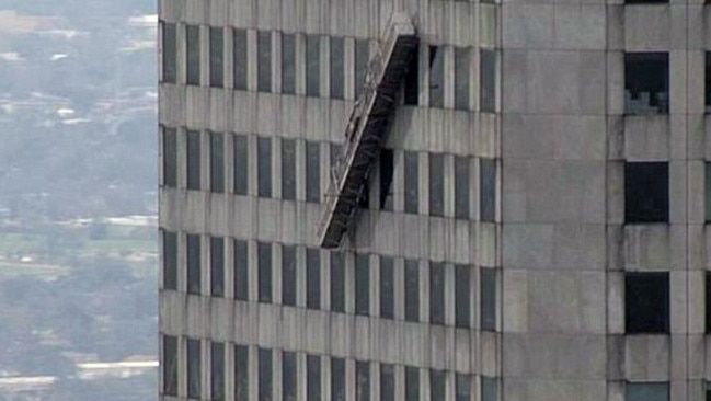 Texas window washers rescued. Picture: KHOU 11 News