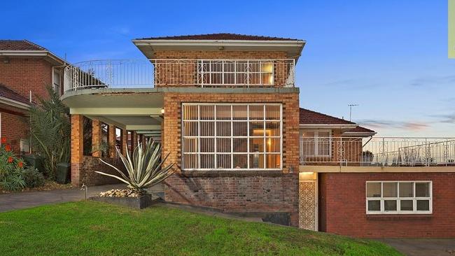 18 Renwick St, West Beach in 2017. Pic: realestate.com.au.