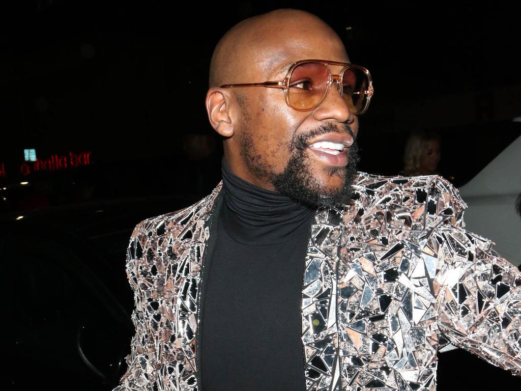 Floyd Mayweather 'dating & planning baby with' lead stripper at his club  after he was filmed getting a lapdance from her