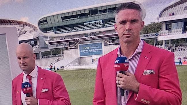 Former England Test cricketers Andrew Strauss (left) and Kevin Pietersen.