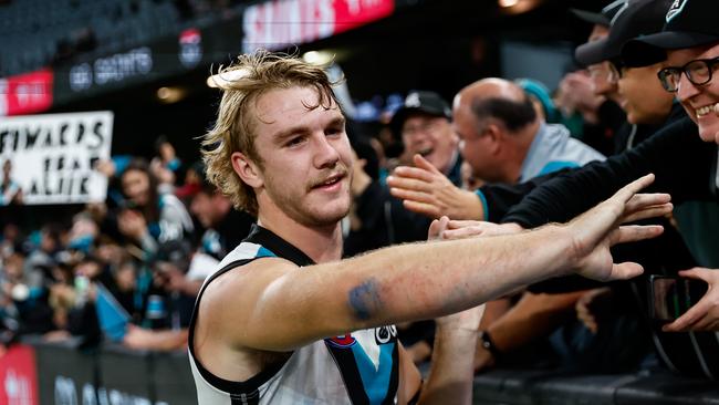 Essendon coach Brad Scott says he will be disappointed if Bombers fans elect to boo Jason Horne-Francis on Sunday afternoon. Picture: Dylan Burns / Getty Images