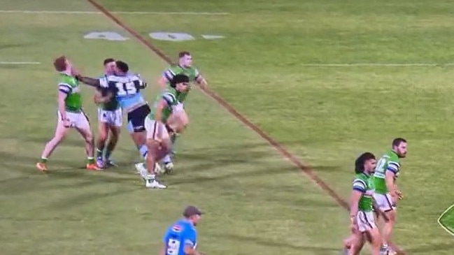 Hunt lashed out at Horsburgh in their Round 3 clash, being sin-binned after striking him. Picture: Fox League.