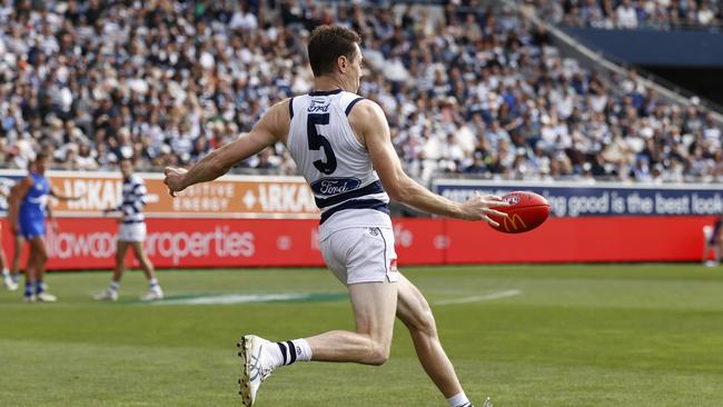 GEELONG, AUSTRALIA - APRIL 14: Jeremy Cameron of the Cats kicks a gaol on his right foot during the round five AFL match between Geelong Cats and North Melbourne Kangaroos at GMHBA Stadium, on April 14, 2024, in Geelong, Australia. (Photo by Darrian Traynor/Getty Images)