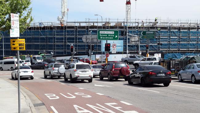 The intersection of Old Norther Road, Windsor Road and Seven Hills Roads. (AAP Image/David Swift)