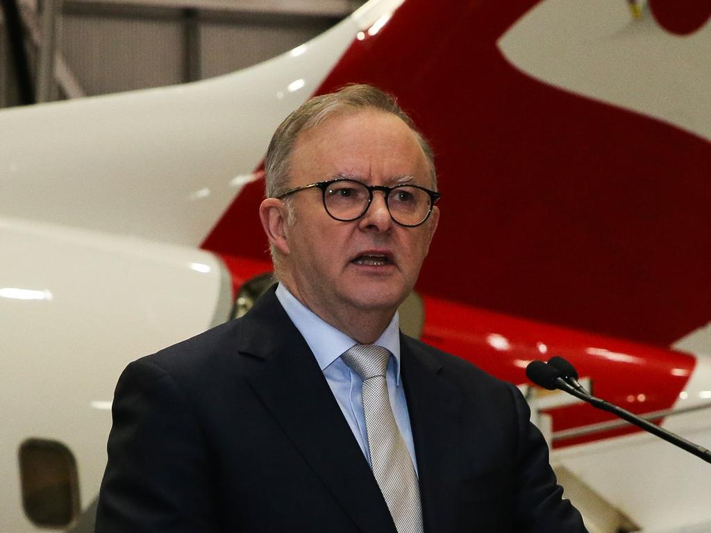 Qantas blasts states over virus bans