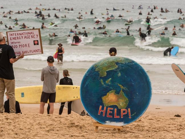 National protest organised by the Great Australian Bight Alliance at Manly Beach. Picture: Don Norris / Surfrider Foundation Northern Beaches.