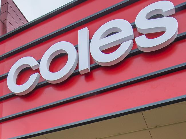 the front entrance at Ringwood Square Shopping Centre, near Liquorland and Coles.