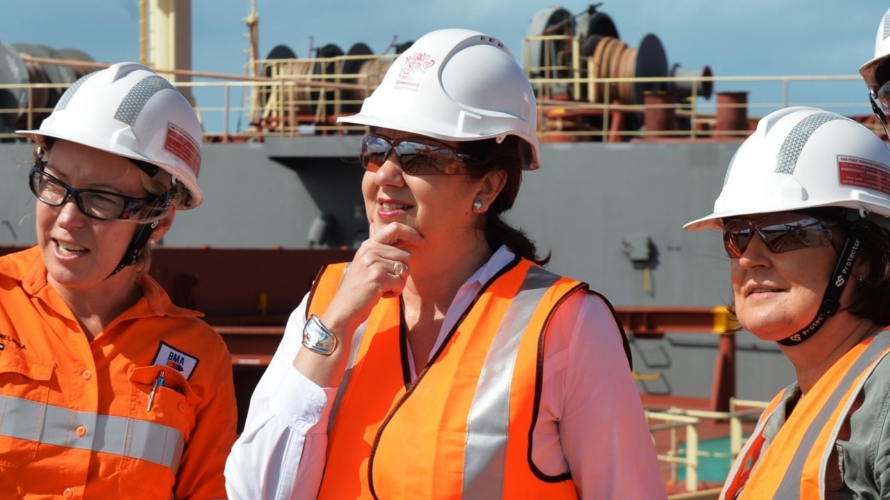 Qld Premier 'hit the panic button' on Adani