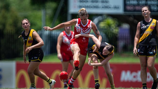 Lisa Roberts in the Nightcliff vs Waratah 2023-24 NTFL women's knockout semifinal. Picture: Pema Tamang Pakhrin