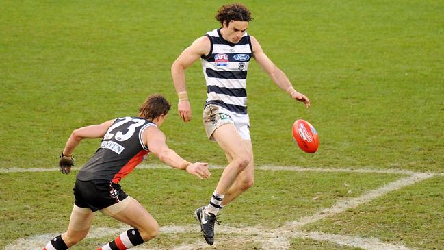 Matthew Scarlett famous toe poke that helped the Cats with the 2009 Grand Final against St Kilda.