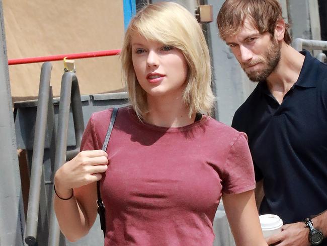 Taylor Swift Boob Job Rumours Swirl As Photos Emerge Of Singer Heading To Dance Class News