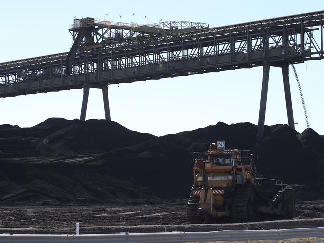 Minister wary of coal gap as AGL hits eject