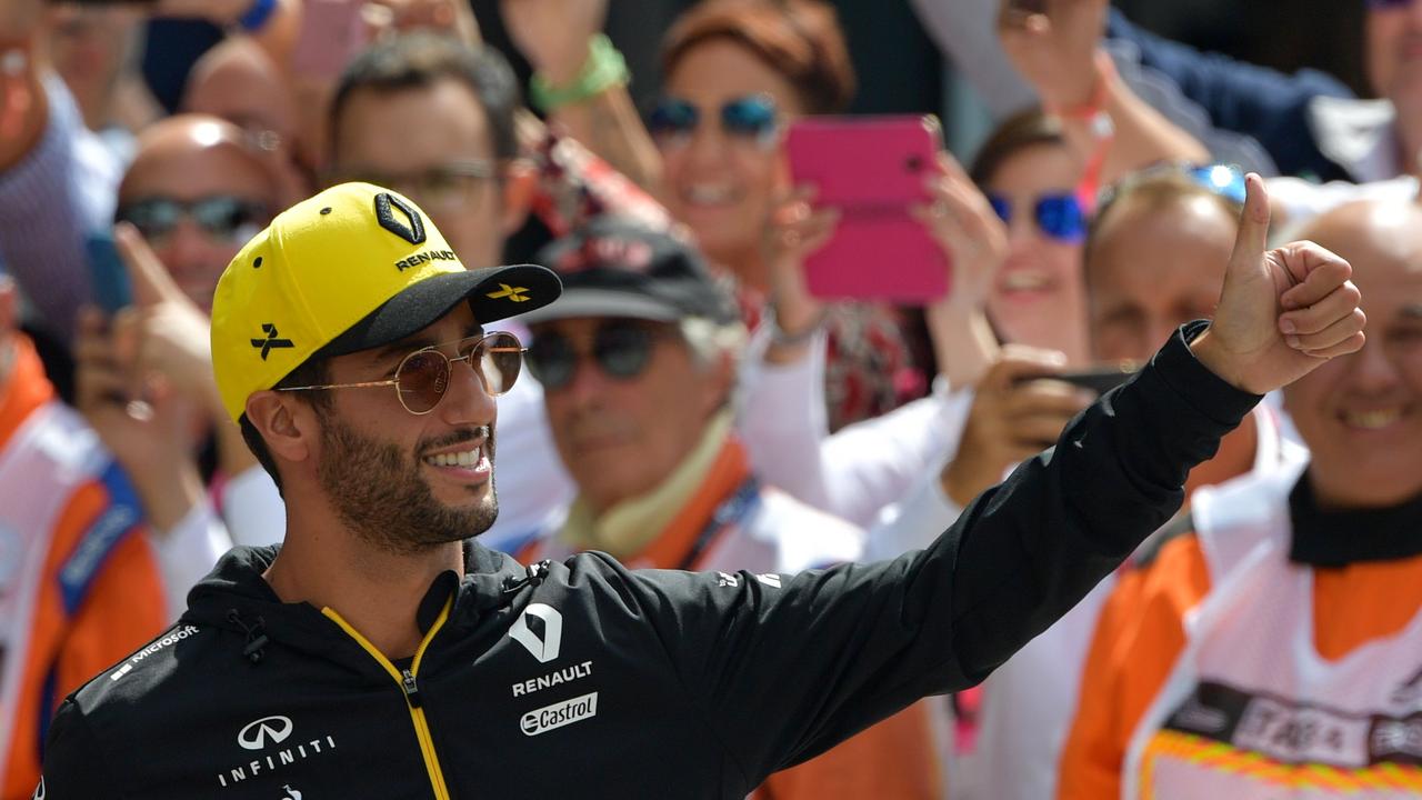 Thumbs up for Daniel Ricciardo and Renault in Monza.